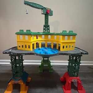 Fisher-Price Thomas & Friends Thomas Friends Toy Train Set Super Station